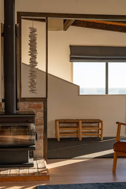 Top Airbnb: Epic surf views and stunning sunsets in the Bay! in Waikato