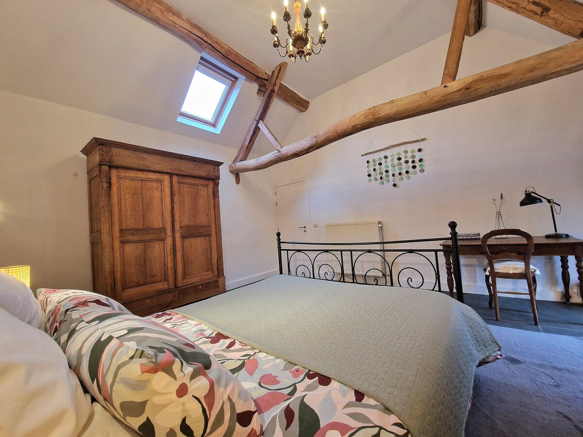 غرفة نوم بسرير مزدوج (+ سرير فردي وسرير أطفال ممكن)