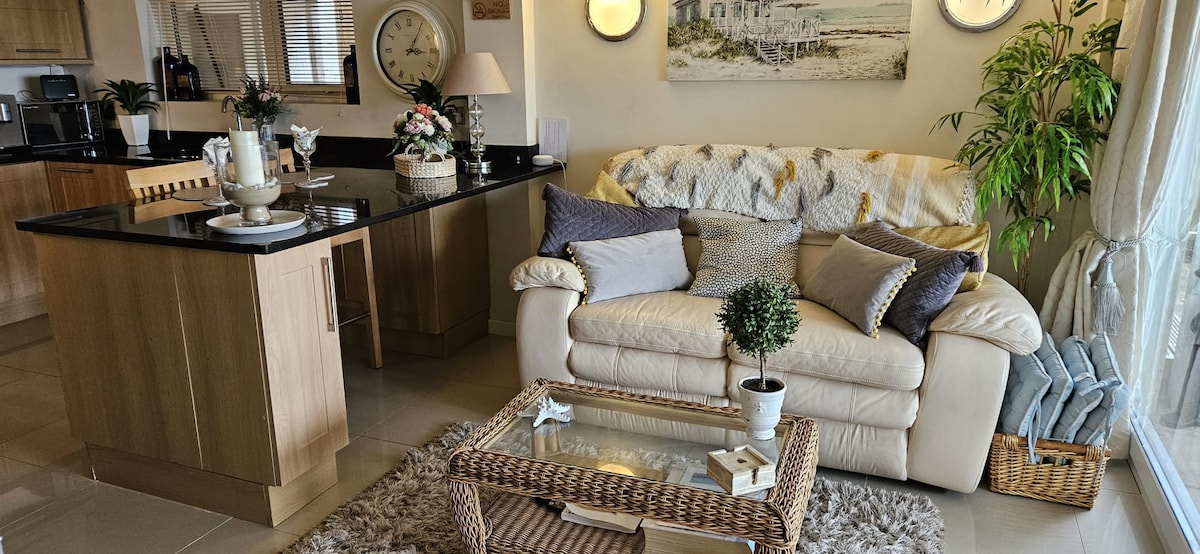 Airbnb con migliori performance: Sunset Cabin. Right on the Water's Edge! Stunning! a Dorset