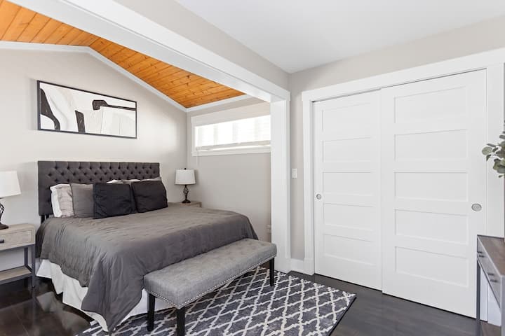 Chumba cha kulala cha kiwango cha juu kilicho na bafu la chumbani