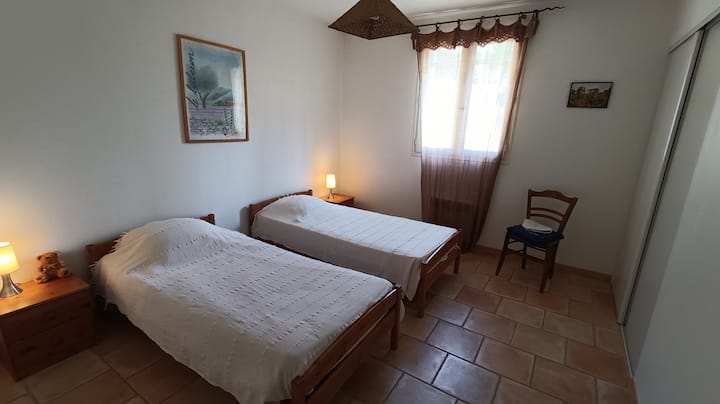 غرفة النوم 2