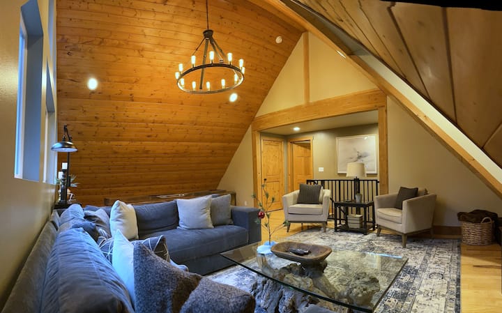 Stevens Pass Chalet: 2-person + Sole Use Of Home - Skykomish, WA