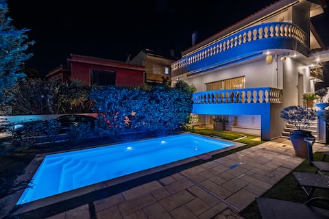 Spacious Villa with pool 500m from beach