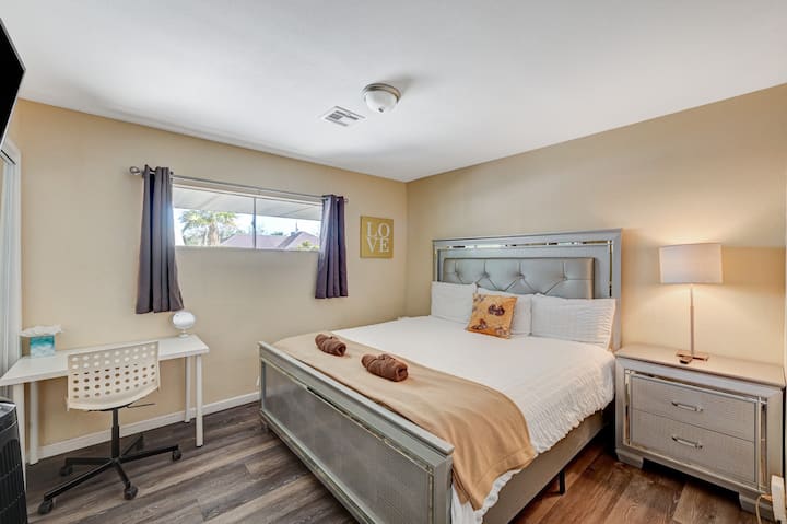 Some people say that white bedding improves your sleep quality by putting you into a sense of relaxation more than any other color.
