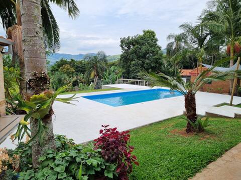 Heated Pool, Fireplace, 4 bedrooms, 120km from SP