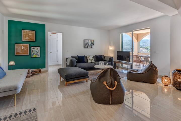 Amazing 5-bedroom villa w/pool in Port de Soller gallery image 3