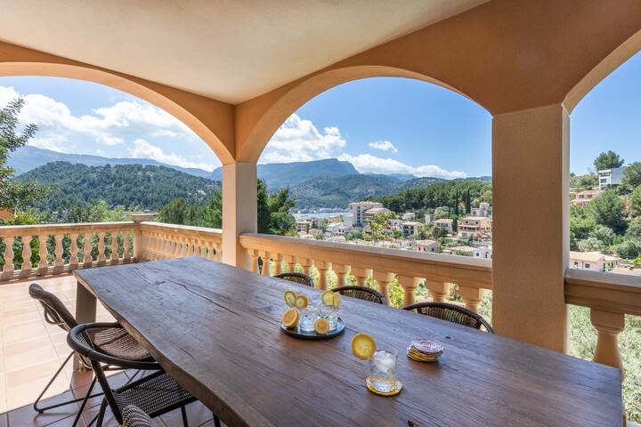 Amazing 5-bedroom villa w/pool in Port de Soller gallery image 2