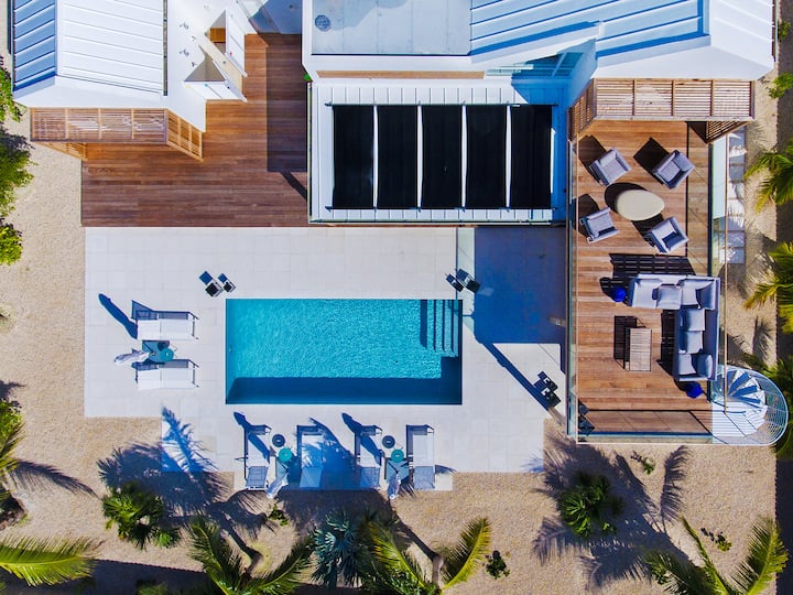 Aqueous: Luxury Villa W/tranquil Pool Near Beach - Turks and Caicos Islands