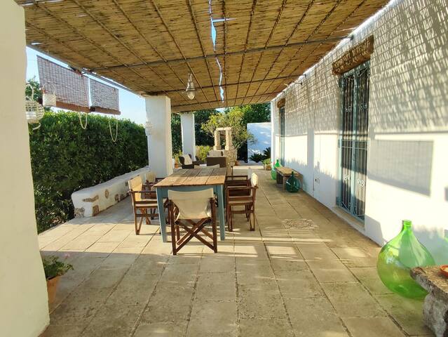 Charming villa with large garden gallery image 4