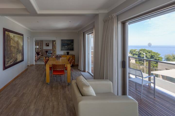 Bantry Bay: A Sea View Art House gallery image 5