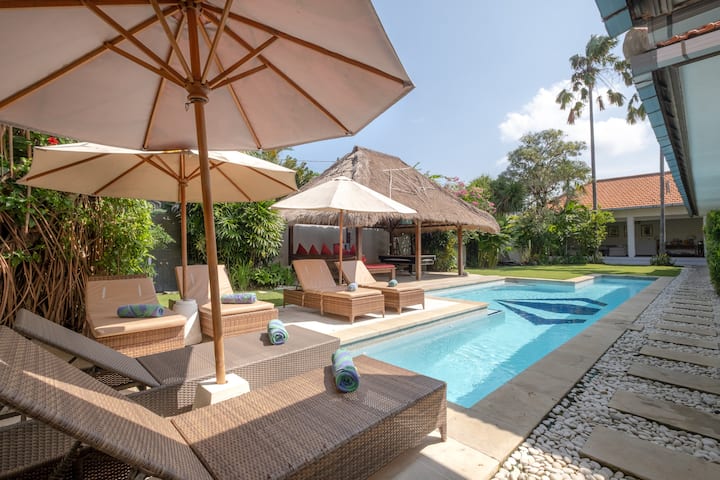 Elsies Villa - Cook, Butler, Gym And Pool Table - Canggu
