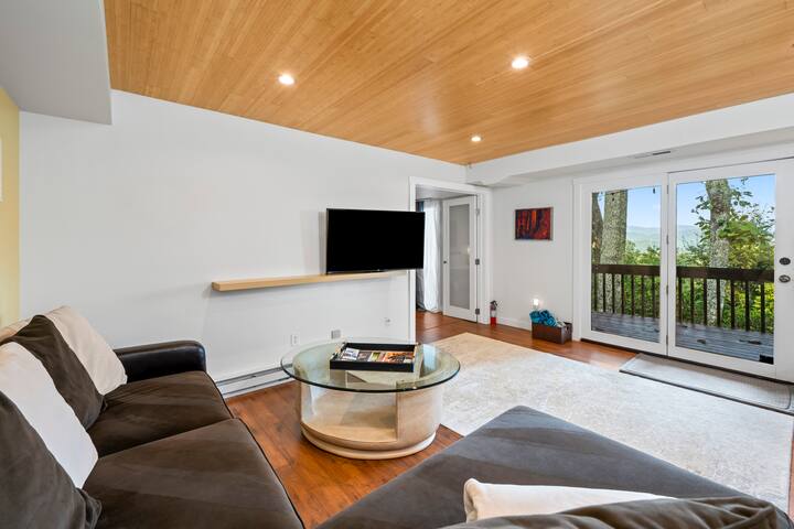 Incredible Views, Luxurious,Magical,Modern ,Serene gallery image 4