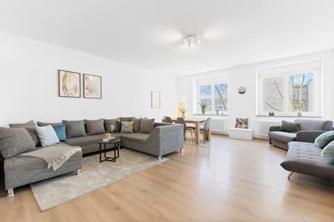 15 min. to Airport, Fair & City | Flat for 6 ppl.