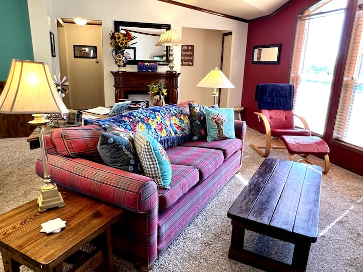 Living Room (with Sleeper Sofa)