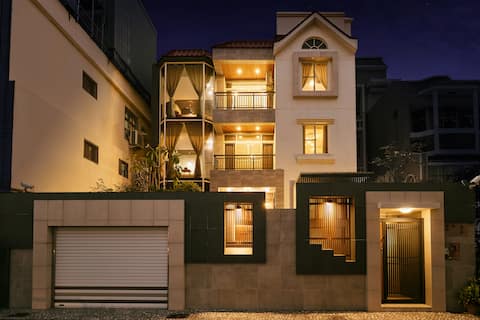 "Cape" Scandinavian design, about 5 ~ 9 people.Not far from Highway 1, next to Bridge Station, about