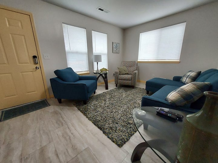 Merberry Cottage - 2 Bdrm 1 Bath Downtown Monmouth - Dallas, OR