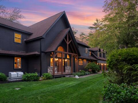 Luxury Lakefront w/Hot Tub, Beach, Mountain Views!