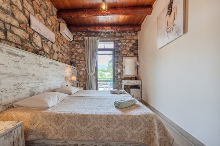 dhomë gjumi komode me 2 krevate tekë