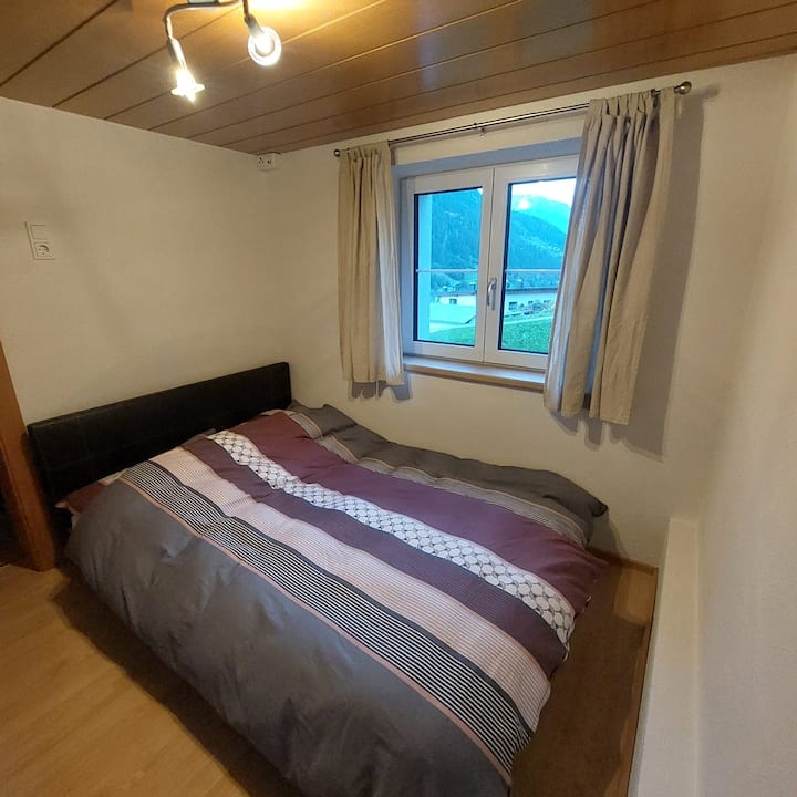 可容纳1至2人；宽1.40米