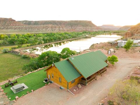Zion Chalet - 6BD, Reunion,Wedding slps 22 spa