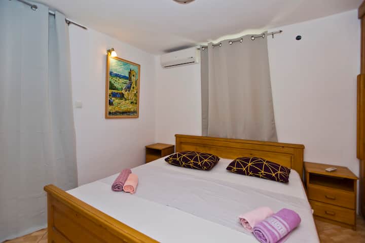 საძინებელი 1