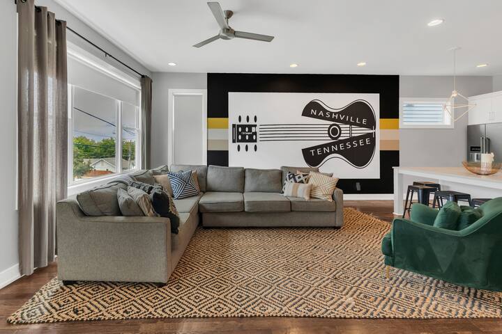 Huge Nashville Stunner Breathtaking Downtown Views gallery image 3