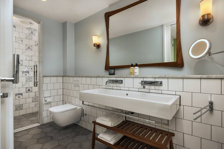 2-Bedroom Apartment | The July – Twenty Eight gallery image 3