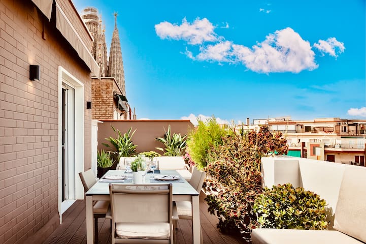 Luxury Terrace Penthouse Sagrada Familia: 2 bdrms