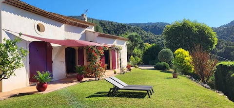 Beautiful neo-Provençal architectural villa