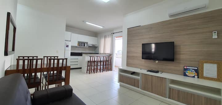 გასაშლელი ორადგილიანი საწოლი + მაგიდა სკამებით + ტელევიზორი + გაყოფილი კონდიციონერი. 