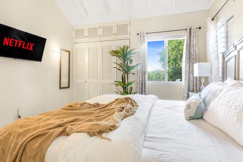 LuxuryCrest: W/ King Bed + BBQ , Near Ocho Rios