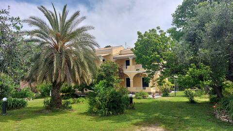 Popular Airbnb listing: "VILLA PATRIZIA" a wonderful place to stay.(ap. 2) in Δήμος Βόρειας Κέρκυρας