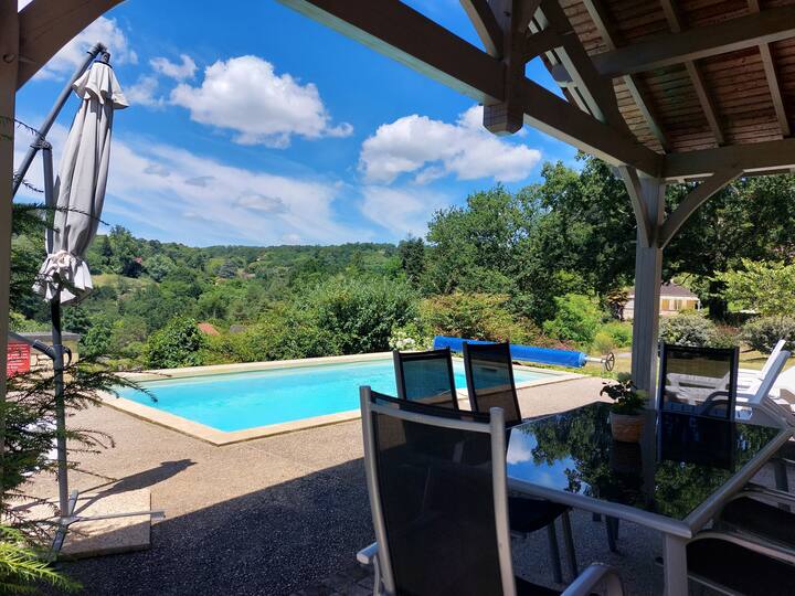 Petite Sarladaise Avec Piscine Chauffée, à Sarlat - Nouvelle-Aquitaine