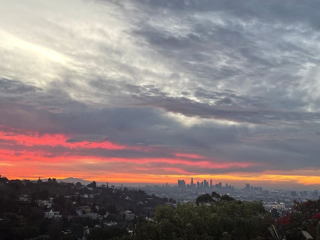 Hollywood Hills Sky Home, Awesome Views
