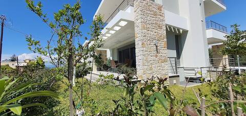 Villa Demiris at Vrachneika beach
