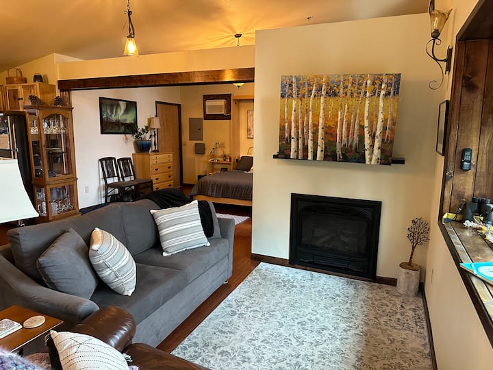 Little House Retreat - Fairbanks, AK