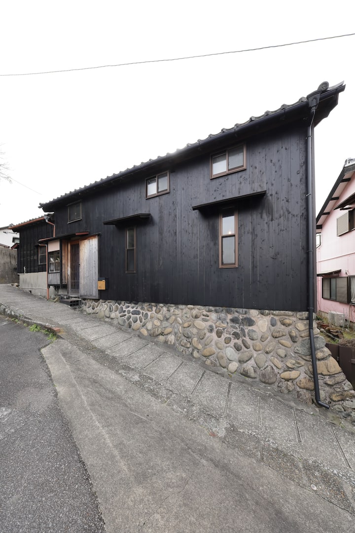 Nincha：150 years old renovated traditional House