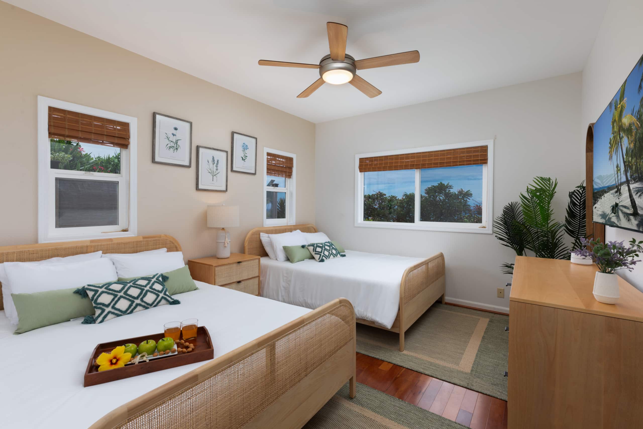 Home in Kailua-Kona · ★4.96 · 4 bedrooms · 6 beds · 2.5 baths - Image 16