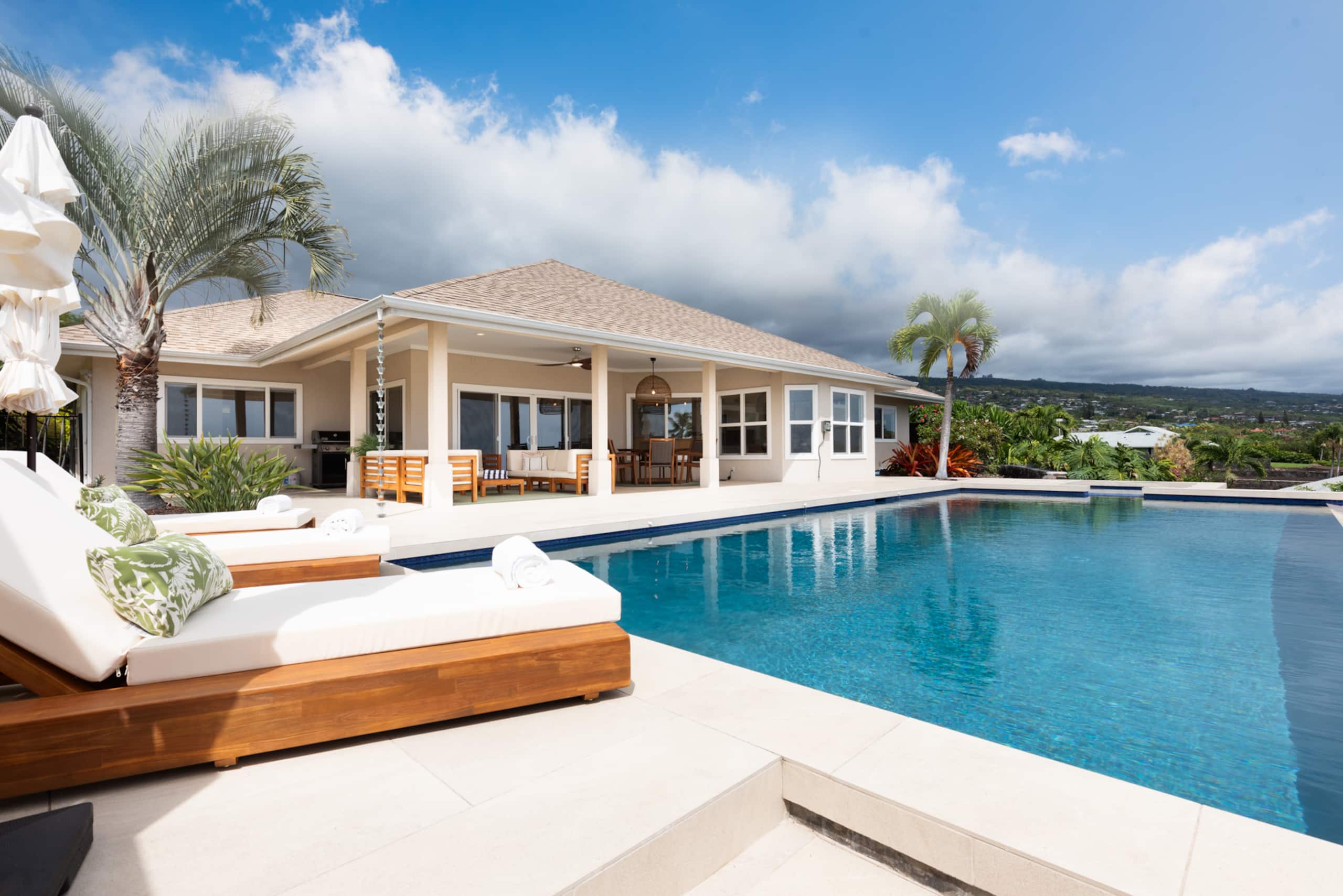 Home in Kailua-Kona · ★4.96 · 4 bedrooms · 6 beds · 2.5 baths - Image 30