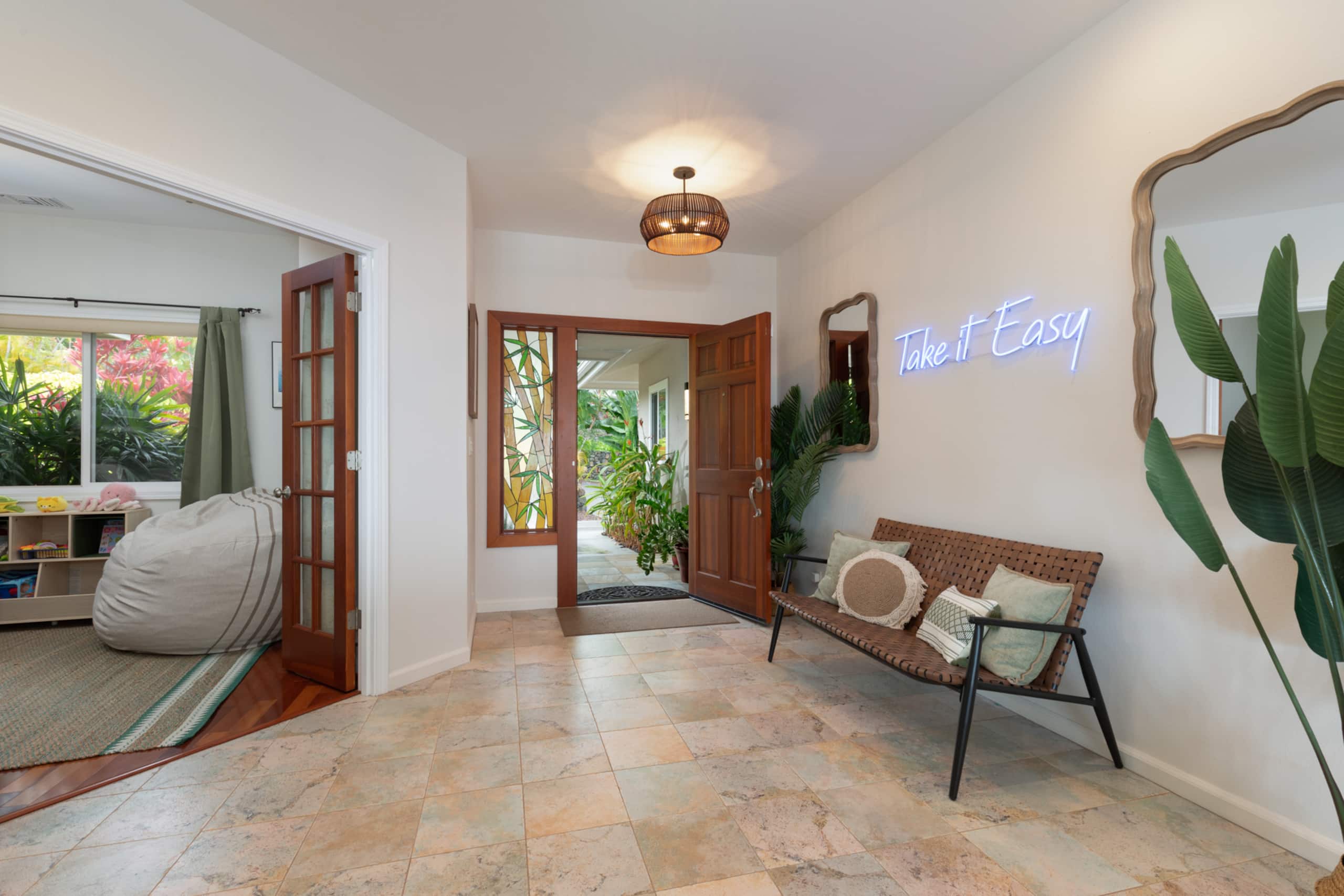 Home in Kailua-Kona · ★4.96 · 4 bedrooms · 6 beds · 2.5 baths - Image 4