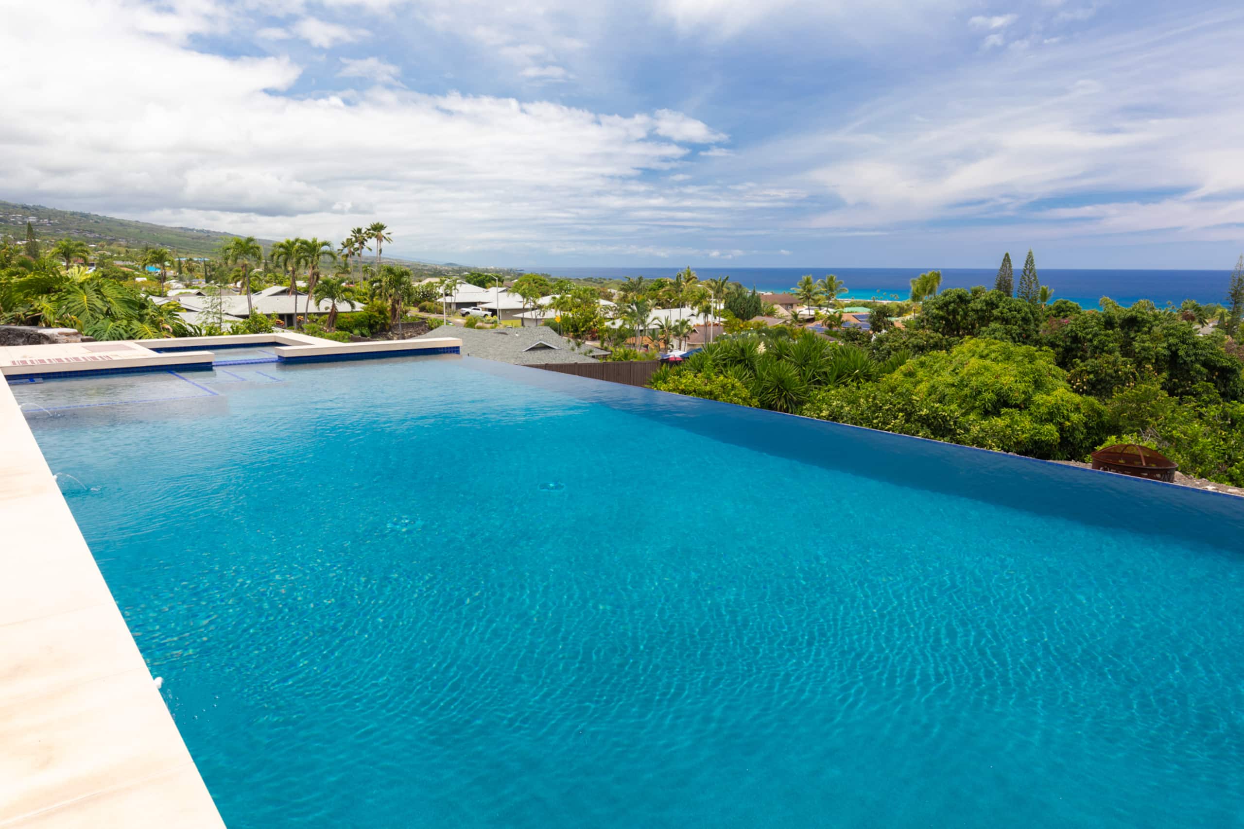 Home in Kailua-Kona · ★4.96 · 4 bedrooms · 6 beds · 2.5 baths - Image 32