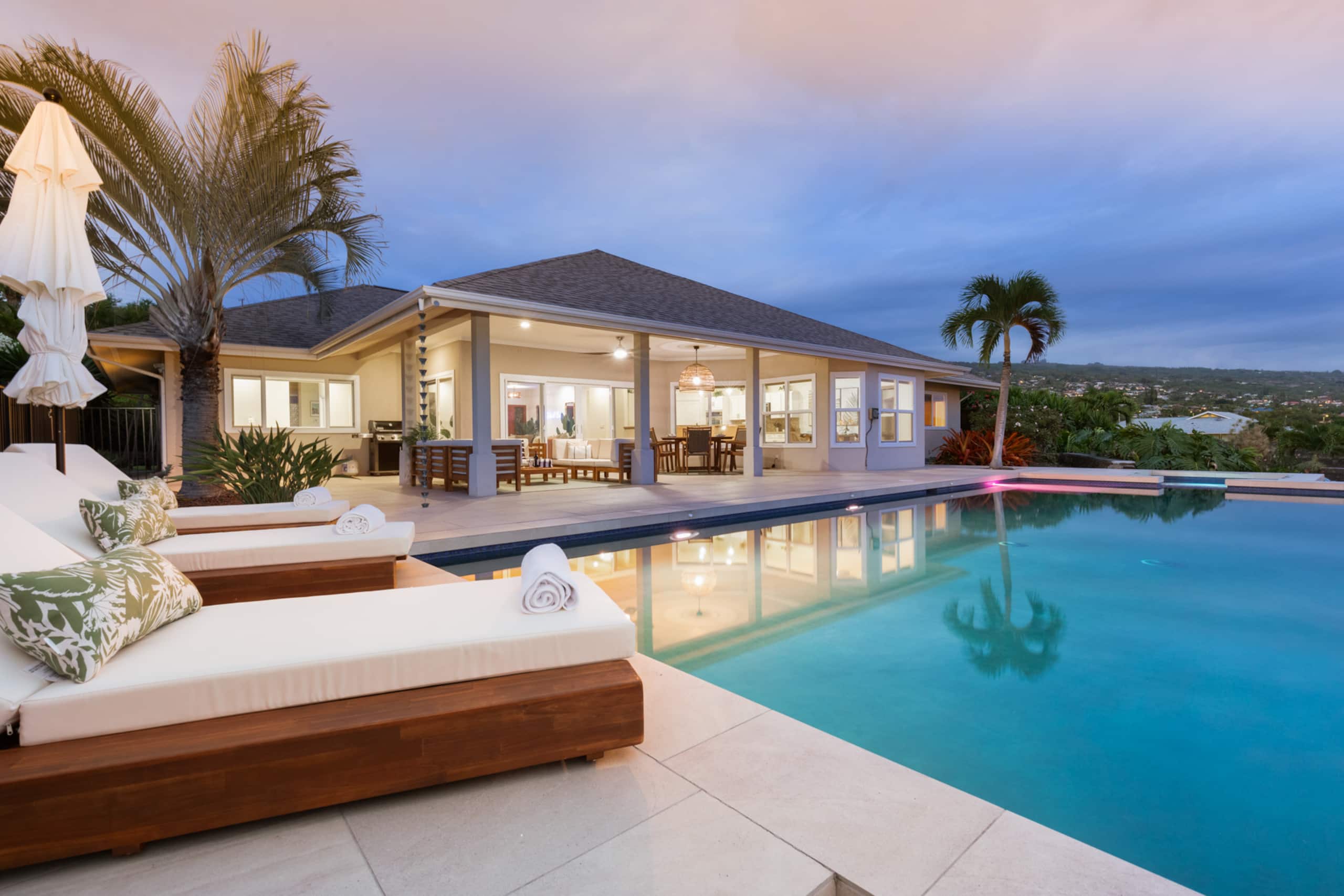 Home in Kailua-Kona · ★4.96 · 4 bedrooms · 6 beds · 2.5 baths - Image 26