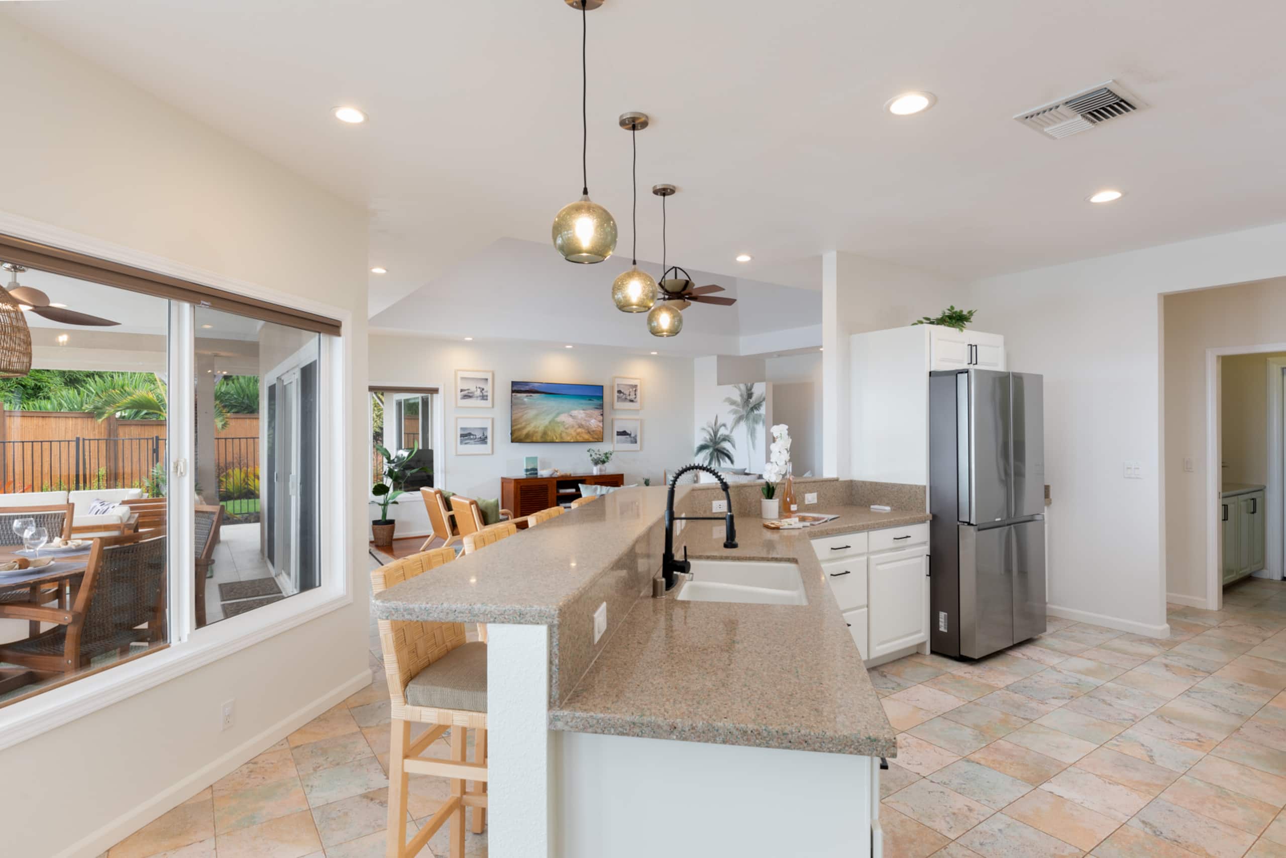 Home in Kailua-Kona · ★4.96 · 4 bedrooms · 6 beds · 2.5 baths - Image 6