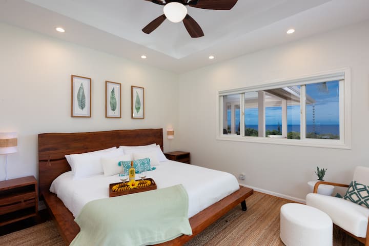 سرير كينج جديد مع مرتبة ليسا جديدة! إطلالة على المحيط.