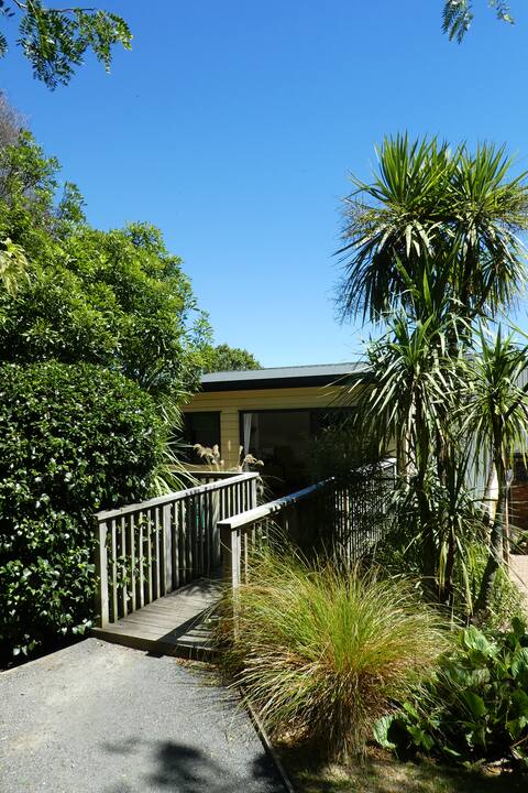 Fantail Farm Loft - Peaceful & Private