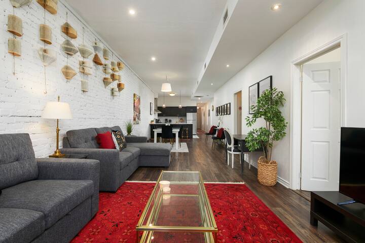 Luxe Loft:Large 3BR + 3 on-suite-Historic Plateau gallery image 4