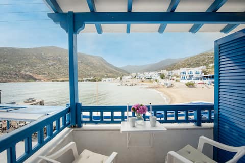 Beachfront studio apartment with incredible views