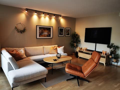 Modern and central apartment at Frekhaug