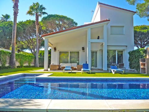 Villa El Cenador, private pool, Urb. Roche Conil