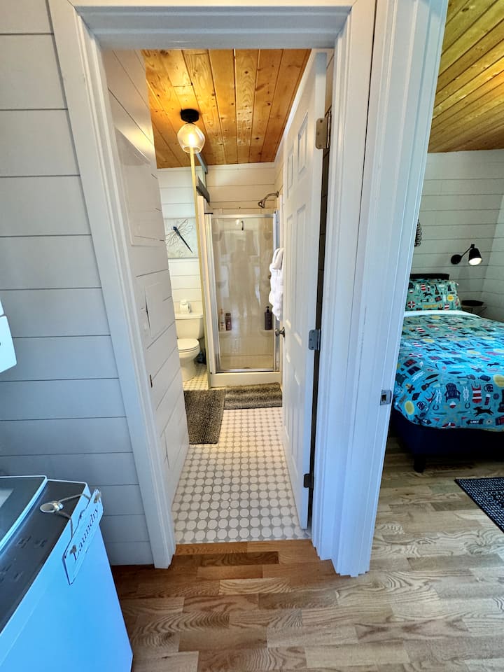 Lakefront Cedars - Cozy 1 Bd Waterfront Cottage - Flaming Geyser State Park, Auburn